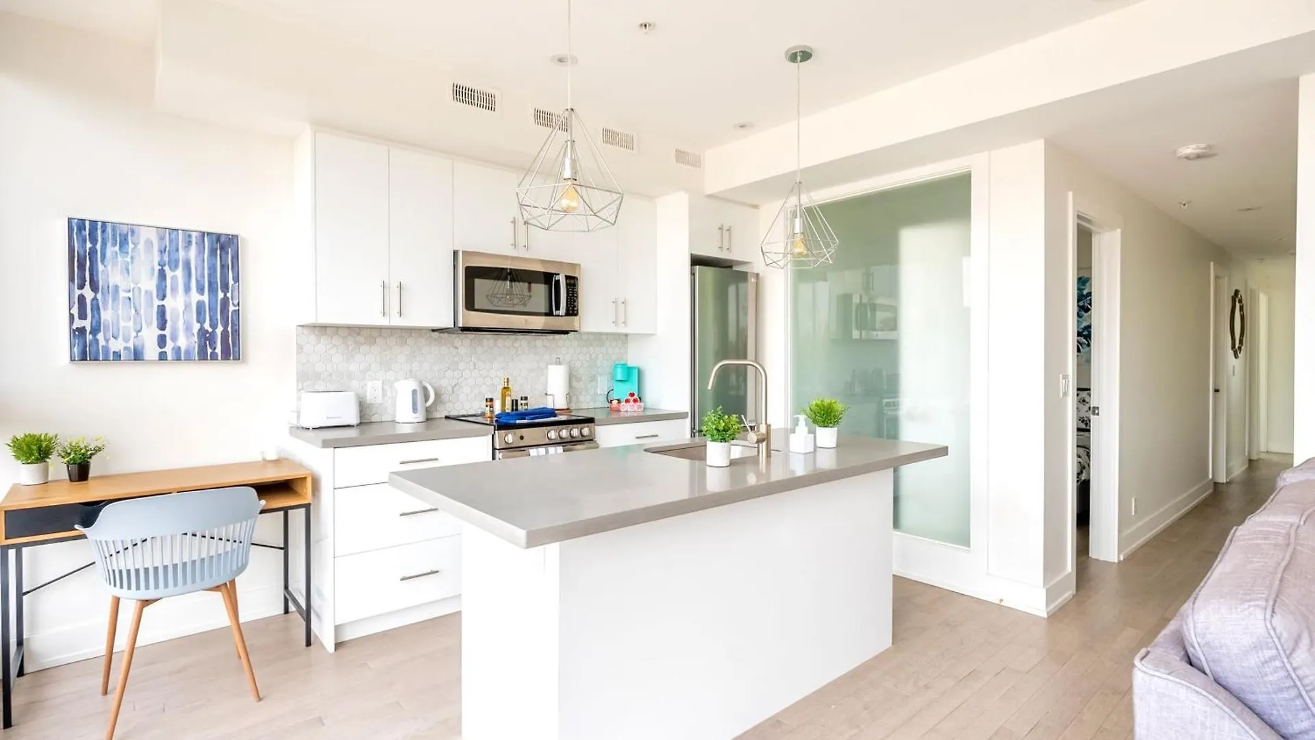 Contemporary 3Br With Natural Light High Park North Nearest Intersection - Dorval Rd, تورونتو فندق