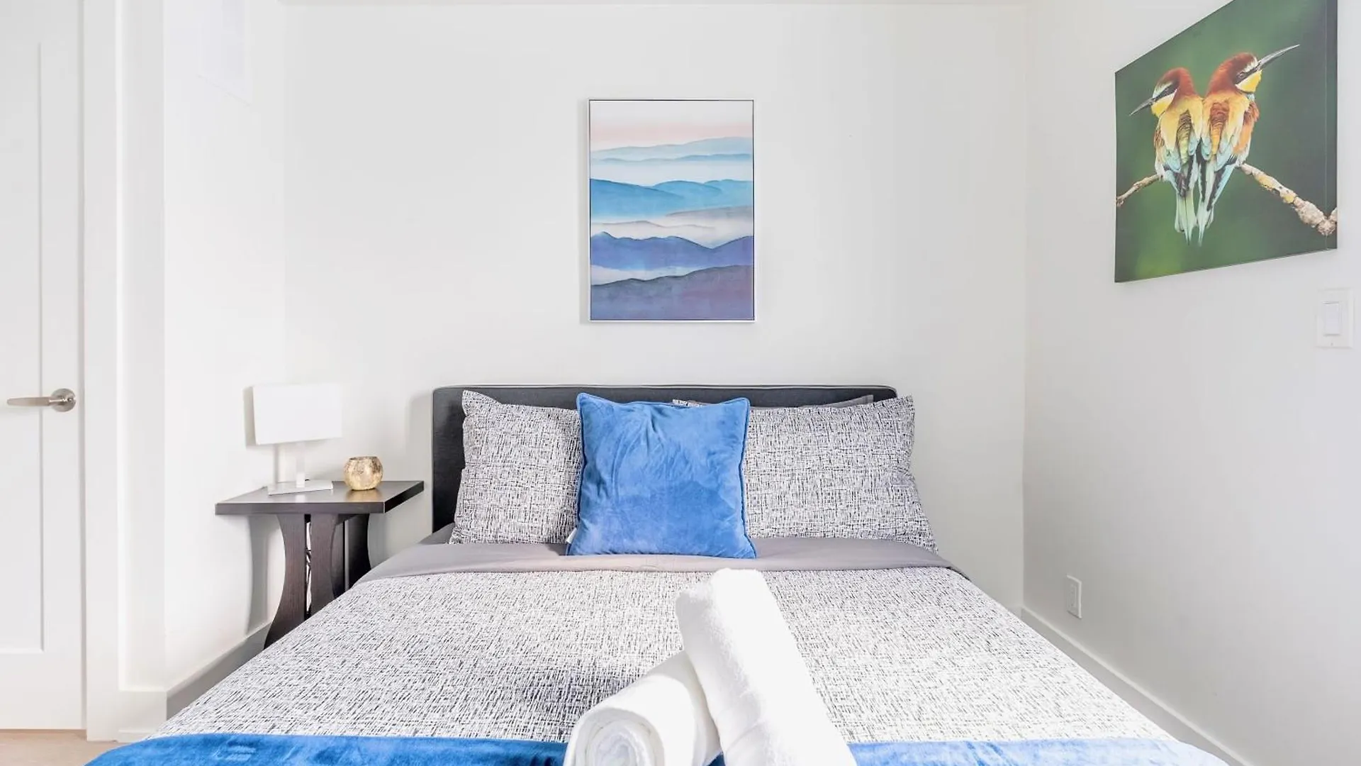 Contemporary 3Br With Natural Light High Park North Nearest Intersection - Dorval Rd, تورونتو 0*,  كندا