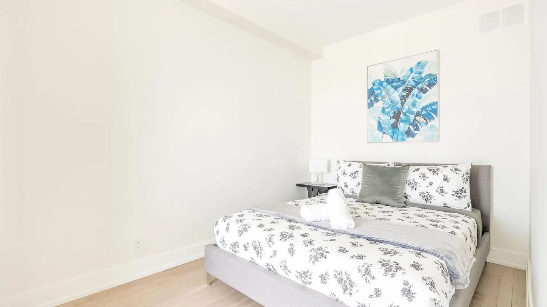 Contemporary 3Br With Natural Light High Park North Nearest Intersection - Dorval Rd, Toronto 0*,  Canada